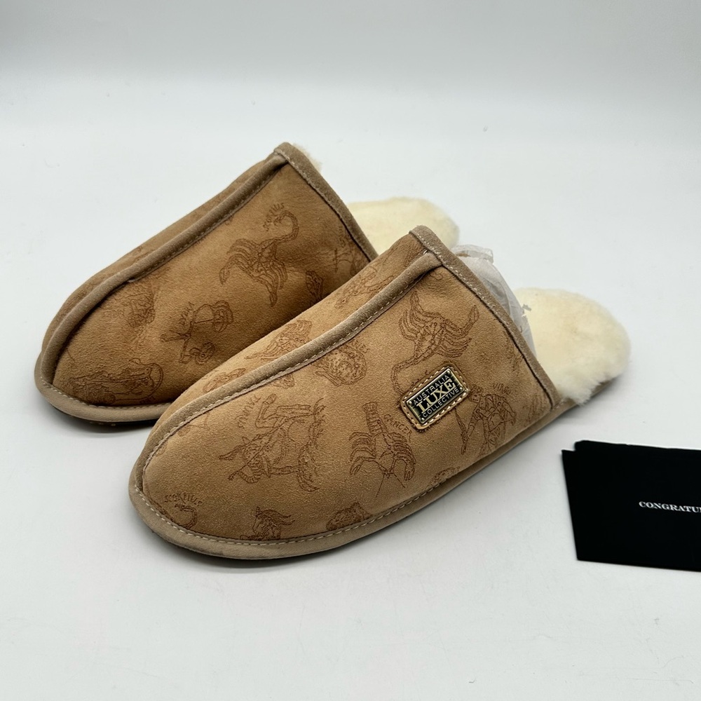 Australia Luxe Collective Men's Closed Mule Tan Embossed Suede Slippers - NWT